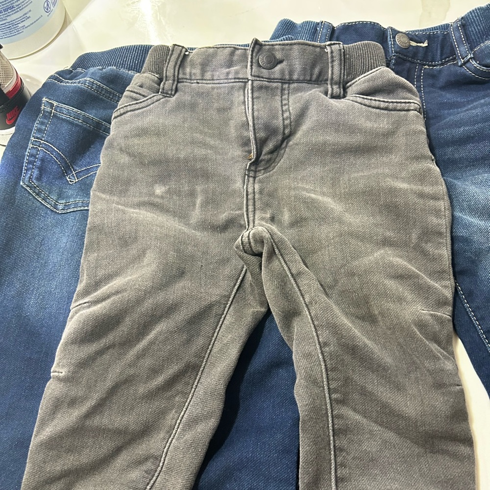 3 pairs of skinny Levi’s 24 months